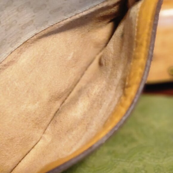 Gucci Cream GG Monogram Bag - Picture 9 of 15